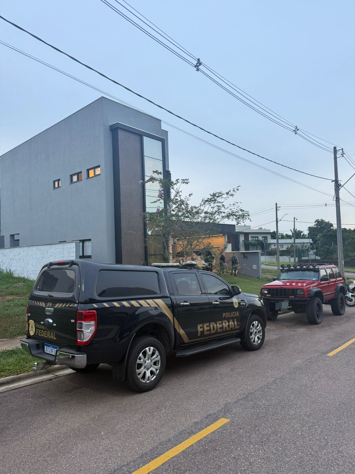 TRAFICO DE DROGAS: Policia Federal apreende Mustang, aviões e mansão em condomínio de luxo