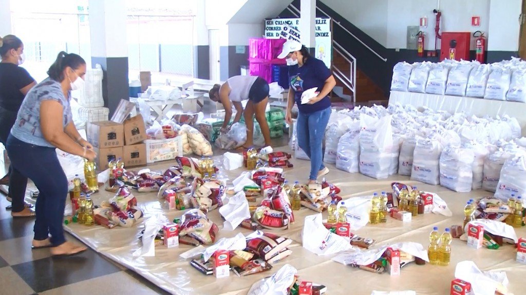 ROLIM DE MOURA: #LiveProativaRolim arrecada e distribui 20 toneladas de alimentos 