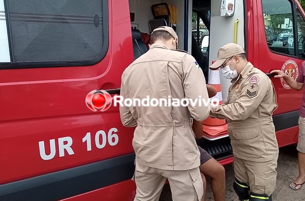 COLISÃO: Motociclista fica lesionado ao se chocar contra carro que fazia conversão