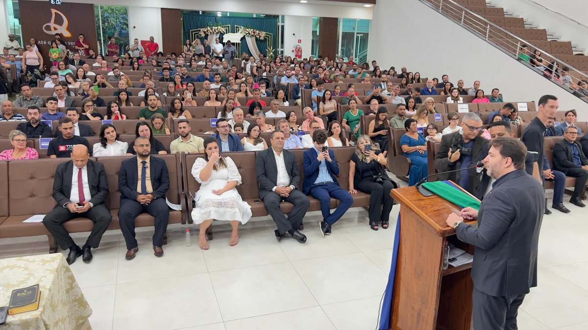 NOVA MISSÃO: Carla Redano é empossada prefeita para o segundo mandato em Ariquemes