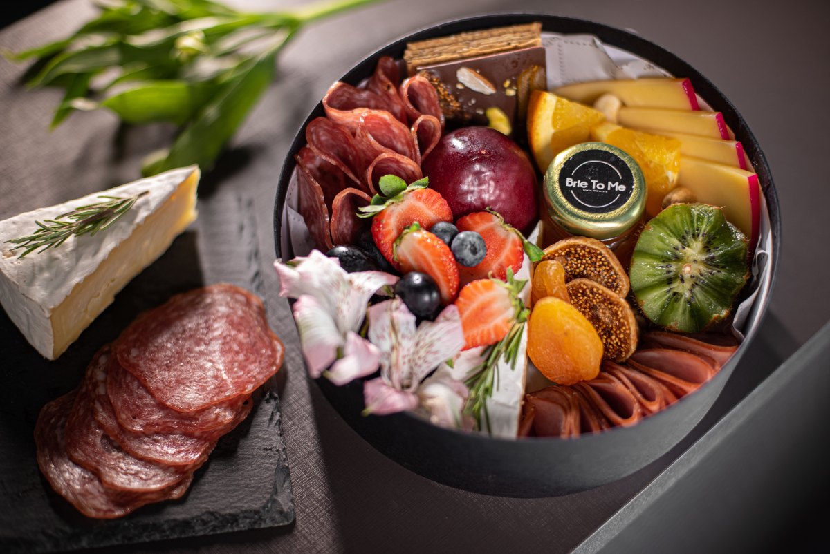 BRIE TO ME: Tábuas de frios e boxes com acompanhamentos deliciosos