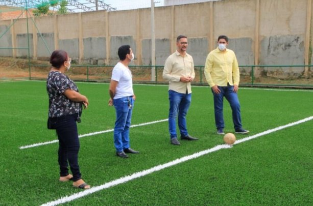 HISTÓRICO: Marcio Pacele participa de entrega de campo sintético em escola pública de Porto Velho