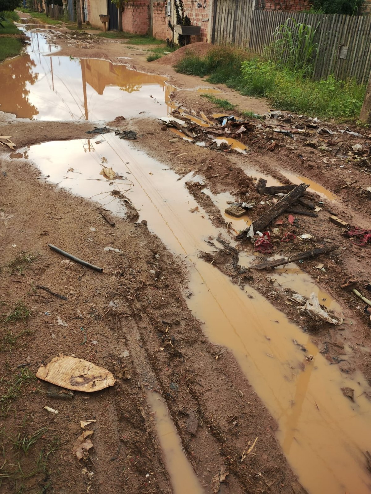 PEDIDO DE PROVIDÊNCIA: Morador relata atoleiro no bairro Nova Canaã, em Porto Velho