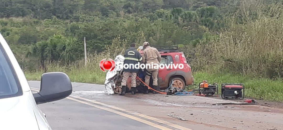NA CURVA: Idoso morre após colisão frontal com carreta na BR-364