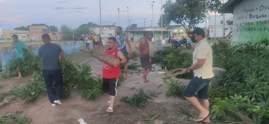 EDMILSON DOURADO: Emdur revitaliza iluminação em poliesportivo na zona sul após pedido do vereador