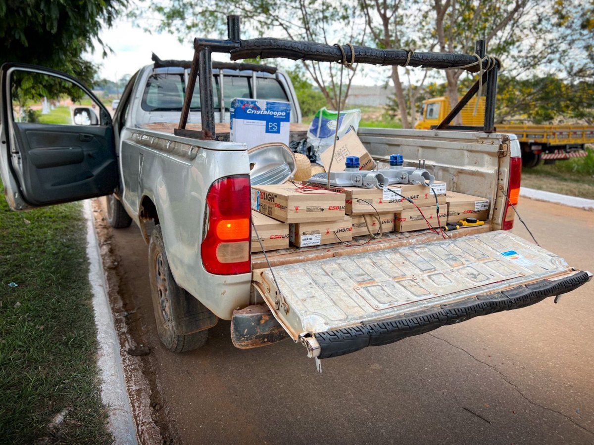 INFRAESTRUTURA: Dep. Anderson acompanha instalação de luminárias LED em Alta Floresta