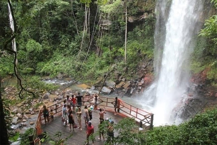 PARTIU: Excursão no feriado do servidor para o Vale das Cachoeiras e Graúna Resort