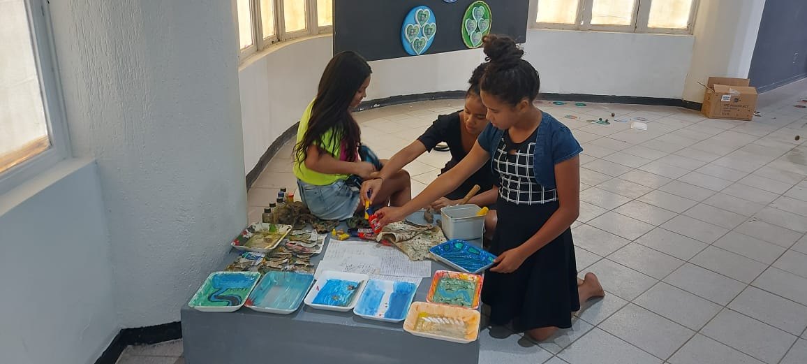 INCENTIVO: Crianças da Vila Princesa expõem obras de artes na Ivan Marrocos
