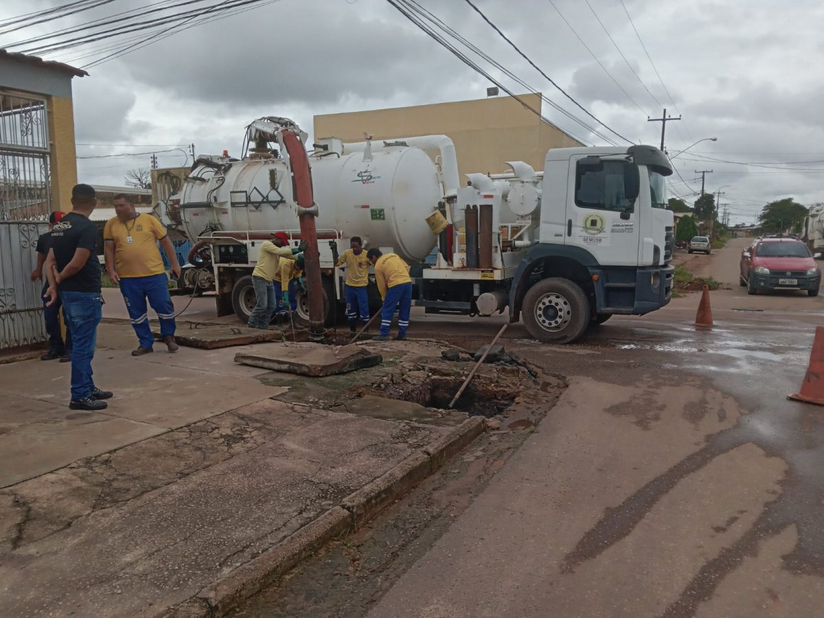 LIMPEZA: Semusb desobstrui bueiro na zona sul a pedido do vereador Edimilson Dourado