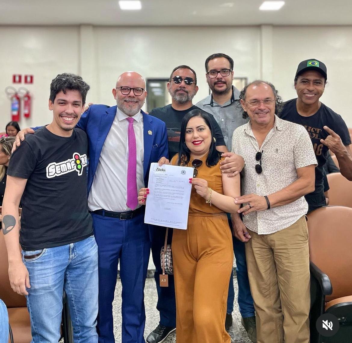 CÂMARA MUNICIPAL: Aprovado projeto de lei que cria Dia Municipal do Rock em homenagem ao jornalista Marcelo Bennesby