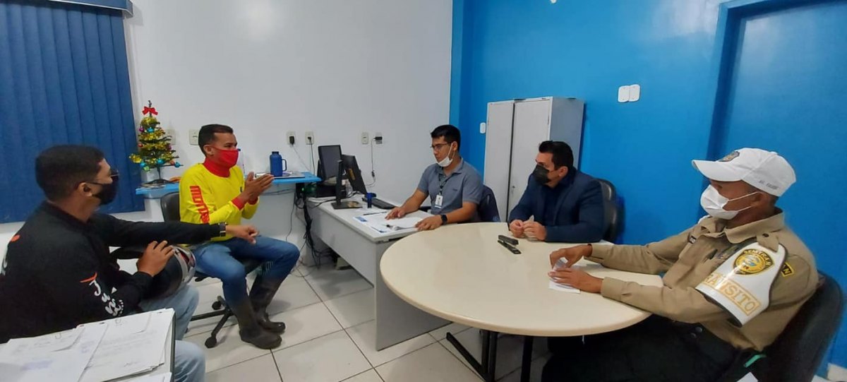 MOTOS: Ver. Edimilson Dourado ajuda na solução de problemas de motoboys