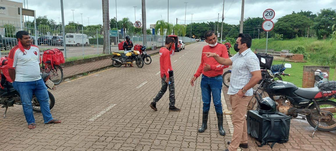 MOTOS: Ver. Edimilson Dourado ajuda na solução de problemas de motoboys