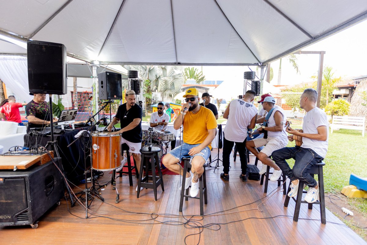 CIRURGIA PLÁSTICA: Marcelo Almeida reúne equipe para comemorar 11 anos de instalação da clínica em Rondônia