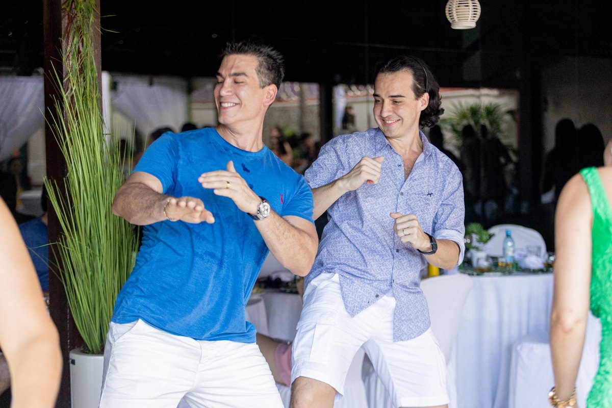 CIRURGIA PLÁSTICA: Marcelo Almeida reúne equipe para comemorar 11 anos de instalação da clínica em Rondônia