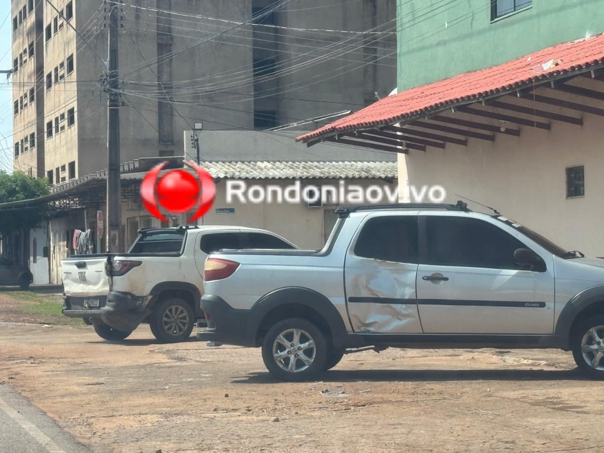 SEM CONTROLE: Mulher foge após bater Corsa contra dois Fiat Strada parados