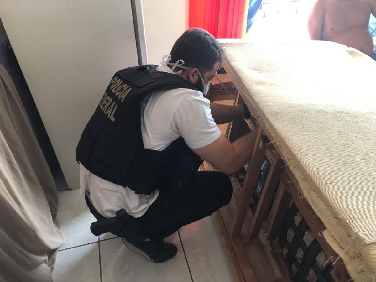 PARA TODO O BRASIL:  PF cumpre mandado de busca a homem que vendia diamantes pela internet 