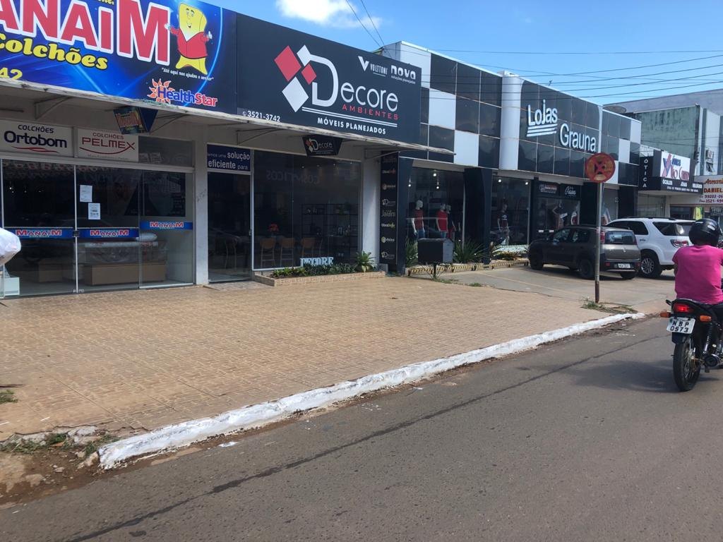JARU: Polícia realiza fechamento do comércio local, conforme decreto estadual