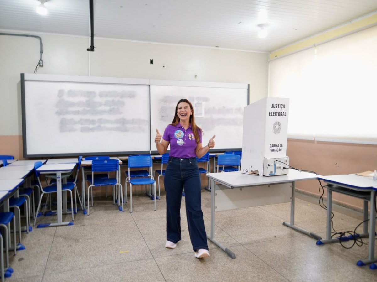 ELEIÇÕES 2026: Mariana Carvalho vota acompanhada da família em Porto Velho