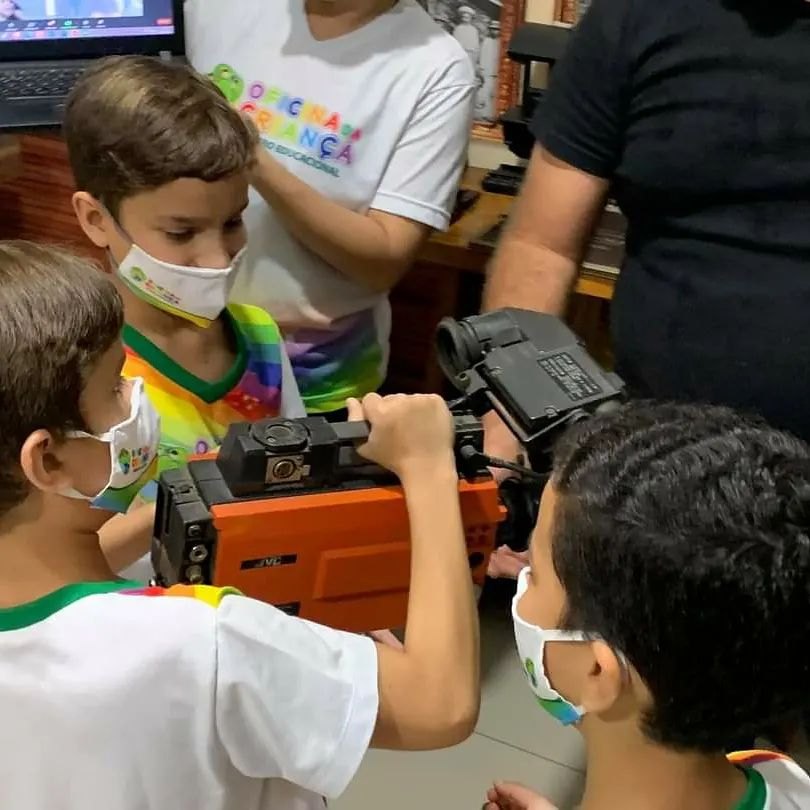 VISITA: Estudantes da Oficina da Criança conhecem o museu da comunicação do Rondoniaovivo