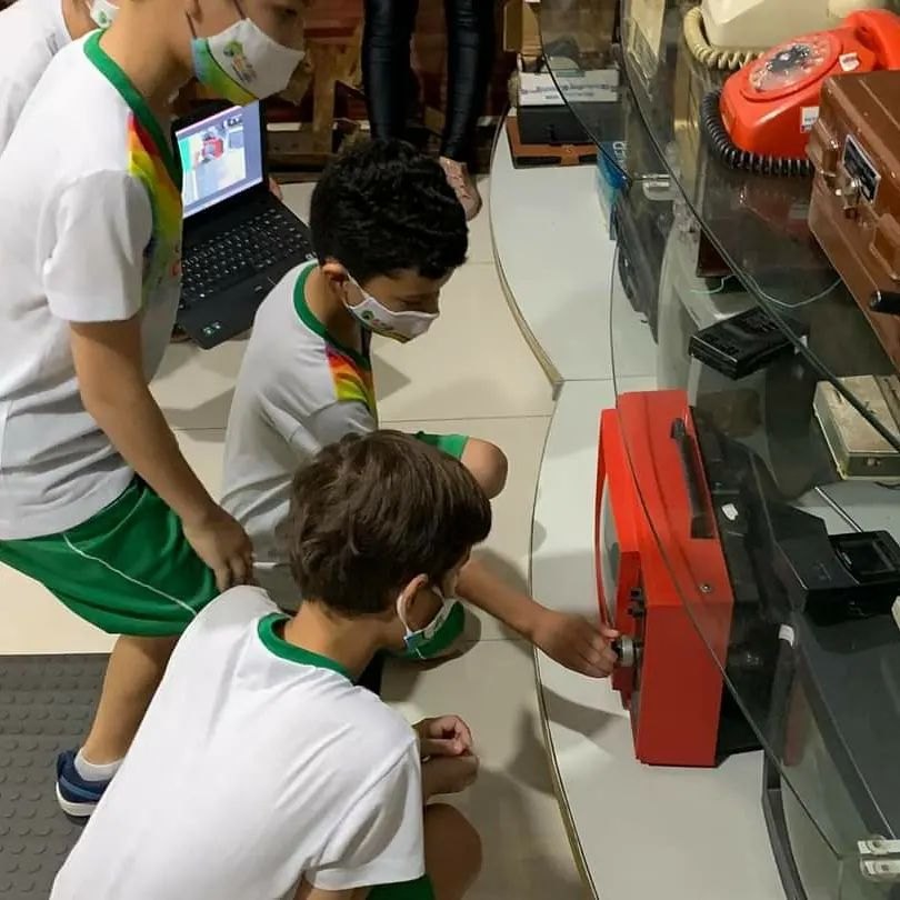 VISITA: Estudantes da Oficina da Criança conhecem o museu da comunicação do Rondoniaovivo