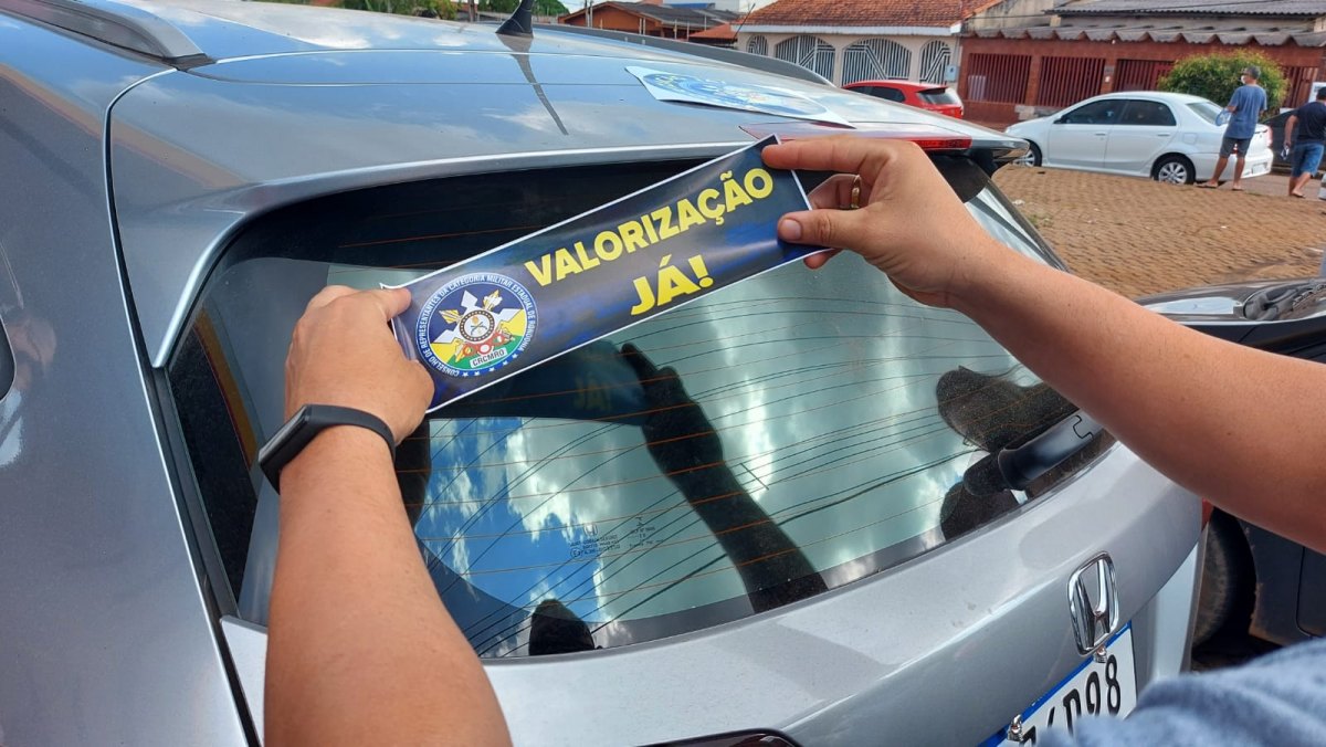 FORA DA CASERNA: Carreata de policias e bombeiros militares reúne mais de 1.600 veículos na capital 