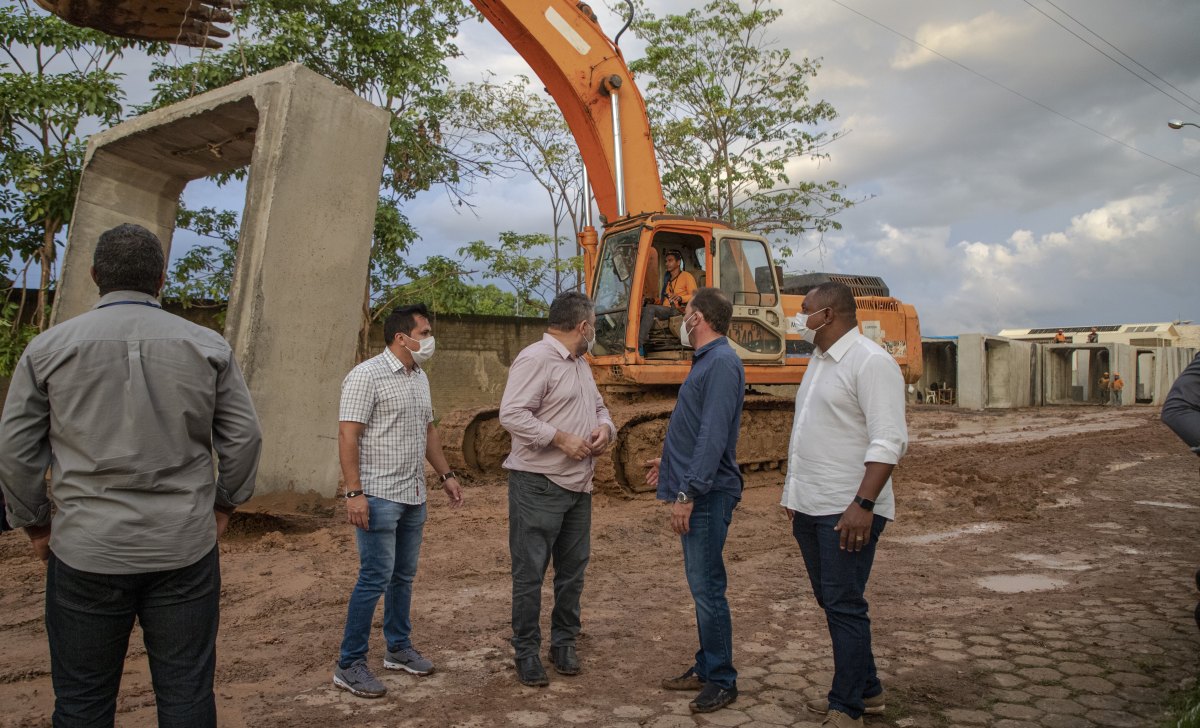 PORTO VELHO: Prefeito apresenta projeto da EFMM e bairro Lagoa à Comissão de Obras 