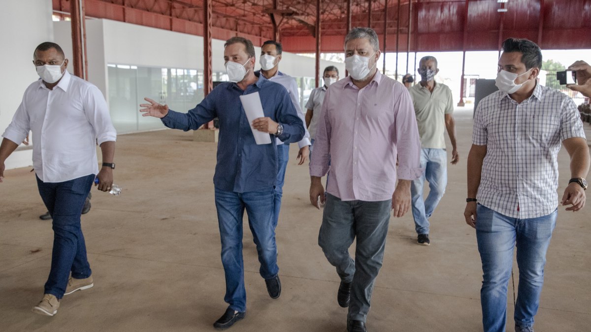 PORTO VELHO: Prefeito apresenta projeto da EFMM e bairro Lagoa à Comissão de Obras 