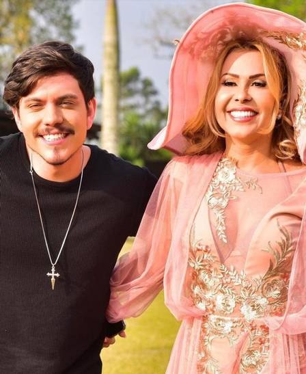 BRIGA: Joelma e filho rompem relação após rapaz decidir morar com Ximbinha