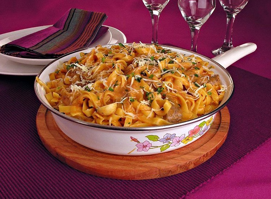 SABOROSO: Aprenda a fazer macarrão cremoso de frigideira