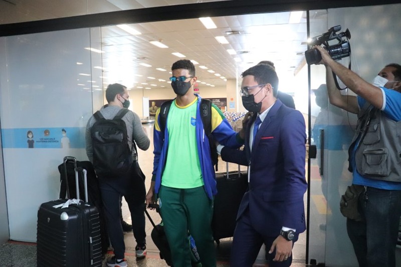 ORGULHO: Festejada chegada de paratleta de RO, campeão mundial escolar de Judô