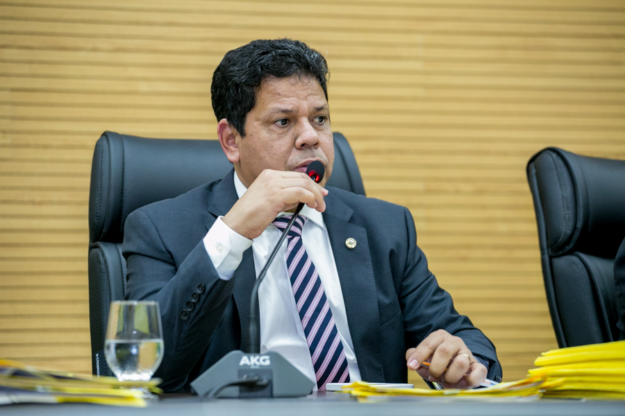 VALORIZAÇÃO: Deputado Jair Montes vota sim para aprovação do PCCR de servidores