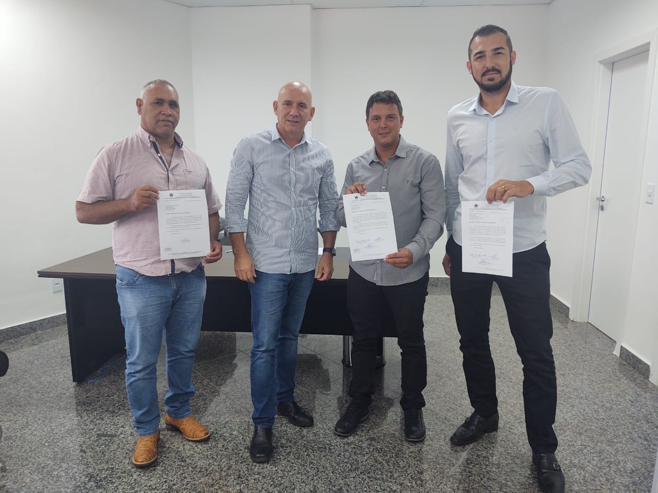 CEREJEIRAS: Deputado Ezequiel Neiva firma parceria com vereadores para mais investimentos 