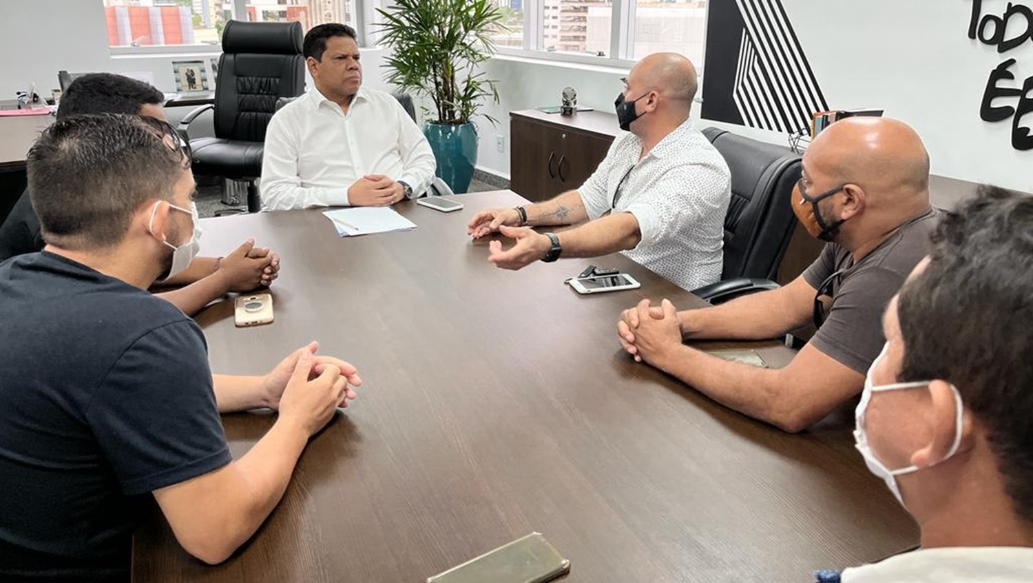 2014: Jair Montes recebe comissão de aprovados no concurso para agentes de segurança 