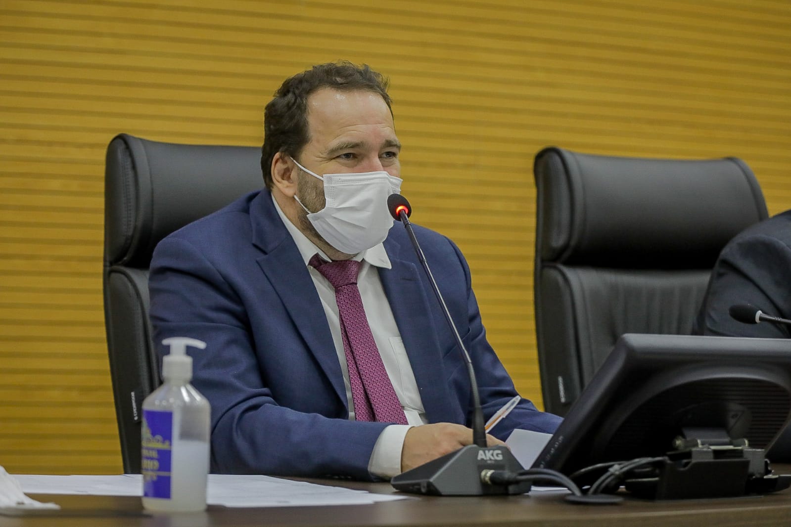 EM THEOBROMA: Empenhada emenda de R$ 70 mil para compra de veículo para a saúde