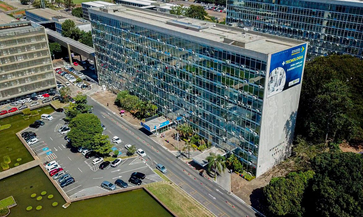 CUIDADOS: Saúde lança nova versão da caderneta de saúde para crianças