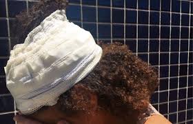 NA CABEÇA: Esposa é atacada com golpe de facão por não deixar marido beber