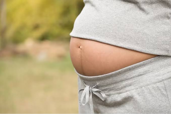 PM ACIONADA: Grávida ameaça furar a barriga durante briga com o marido em residência 