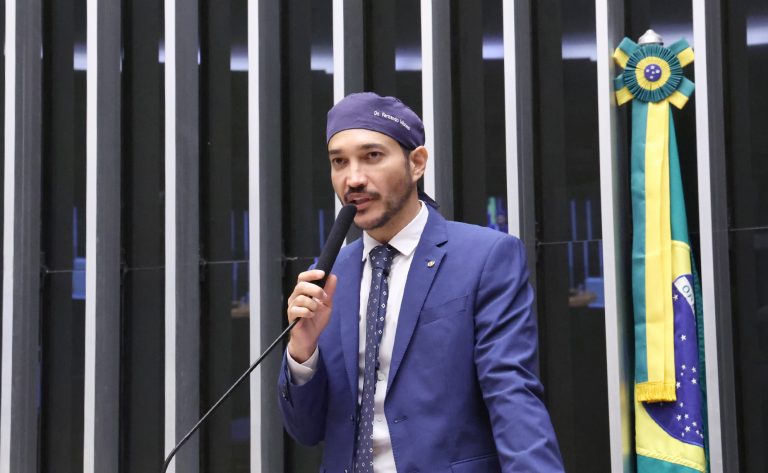 DR. FERNANDO MÁXIMO: Câmara aprova texto do deputado que garante devolução de impostos a orfanatos, asilos e igrejas