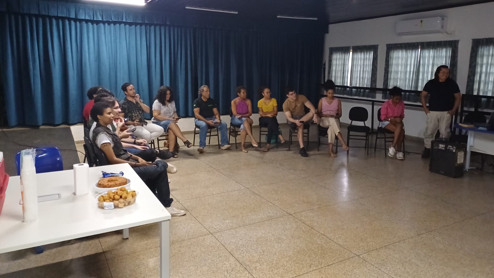 VERY GOOD: Encontro de falantes da língua inglesa na capital teve boa participação