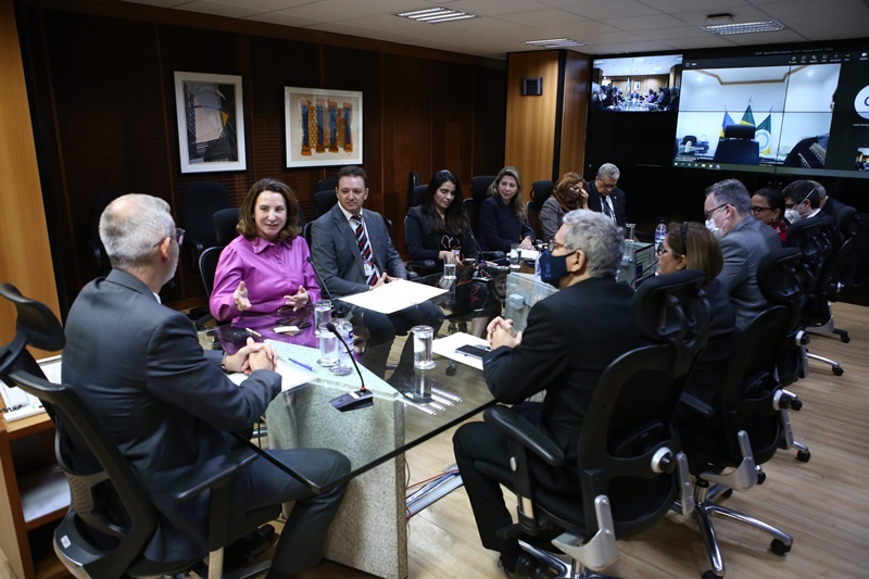 EDUCAÇÃO: Jaqueline Cassol reivindica curso de direito para Vilhena