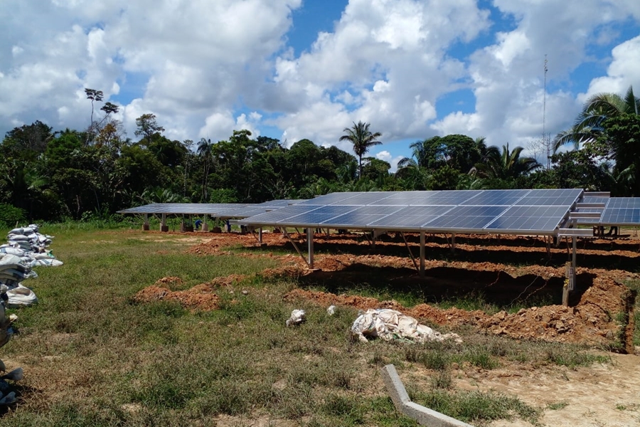 LEBRINHA: Comunidade ribeirinha recebe energia elétrica após solicitação da deputada