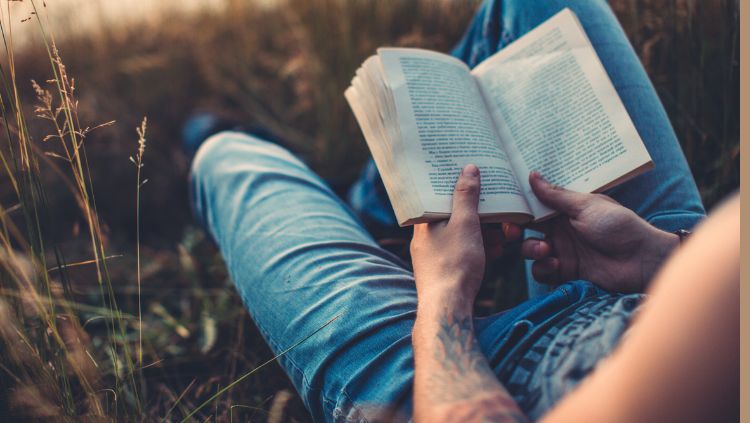 OBRAS LITERÁRIAS: Doutor ministra palestra com intuito de gerar pensamentos críticos nos leitores