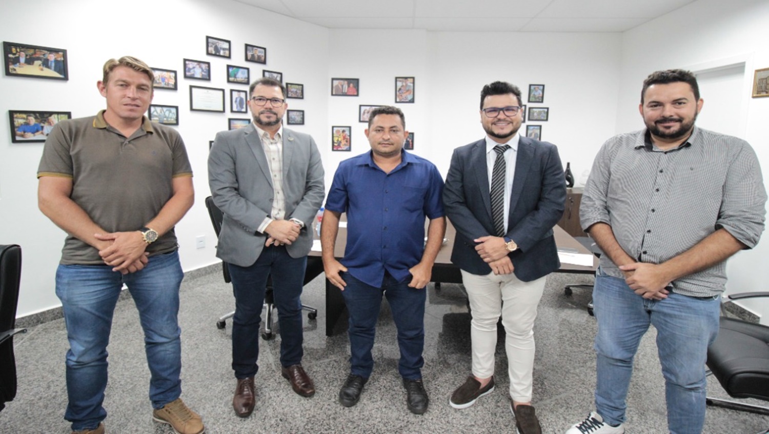 DEMANDAS: Deputado Marcelo Cruz recebe vereadores do interior do estado