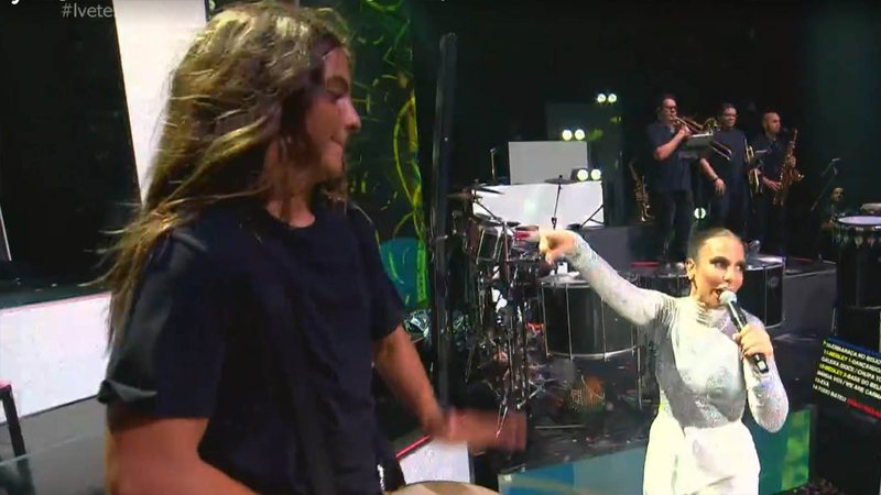 NOITE DE FESTA:  Filho de Ivete Sangalo arrasa em participação no show da mãe