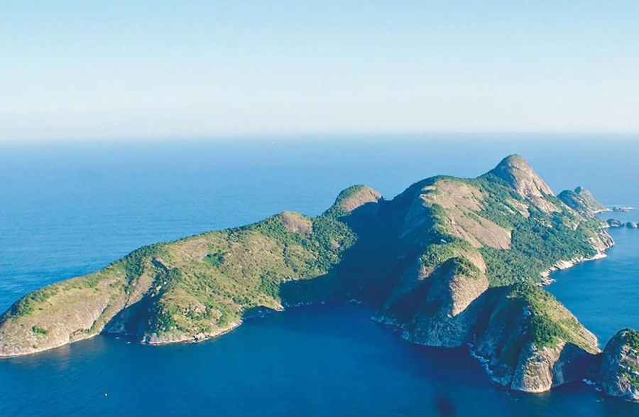 REVOLTA: Marinha fará exercício com tiros de canhão em paraíso ecológico