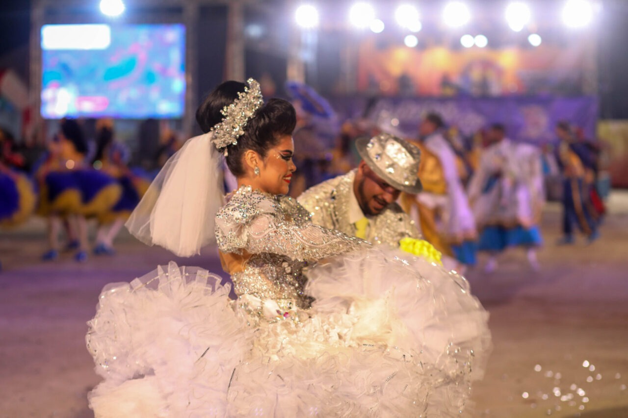 MATUTOS DO SOCIALISTA: Com 80 brincantes, agremiação leva reino das cores para arena do Flor do Maracujá