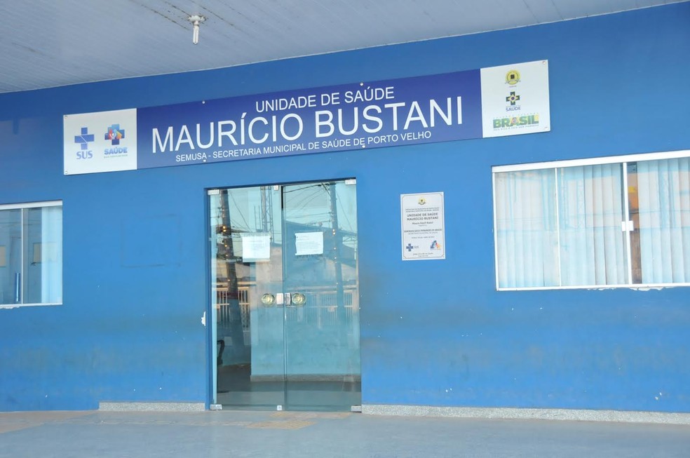 OUSADOS: Bandidos causam pânico durante roubo de arma em posto de saúde