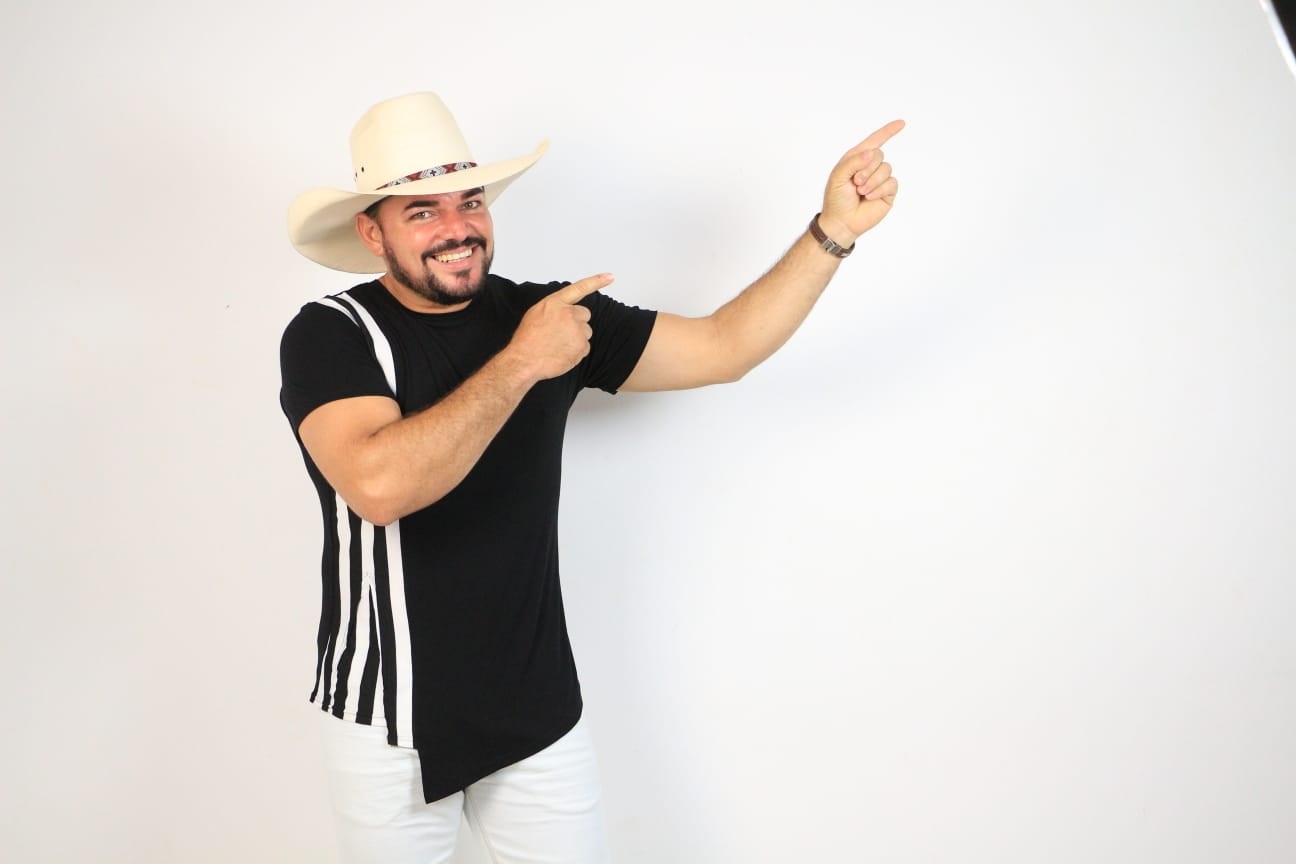 SHOWS GRÁTIS: Roosevelth Mattos e Márcio Santtoro são às atrações de hoje,23, no Mercado Cultural