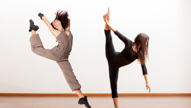 GRATUITO: Professora de dança, Nara Teixeira, ministra Oficina 'Corpo Livre' no Sesc