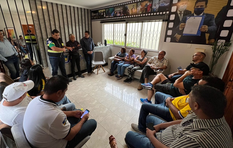 PORTO VELHO: Trabalhadores do transporte escolar recebem apoio de Jair Montes